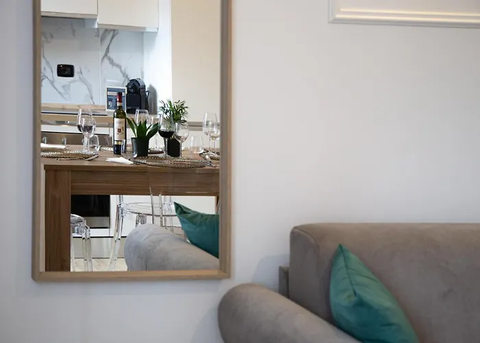 Apartament Casa Enea - Luxury House Navigli Mediolan